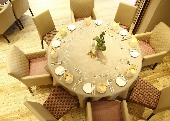 奈德尔弗莱尔酒店